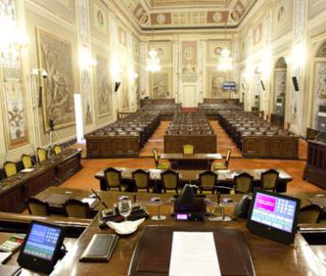 Caffè, cornetto e badge: l’Ars accoglie i nuovi deputati