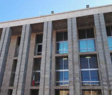 Lasciano i figli soli a casa, ma il giudice li assolve