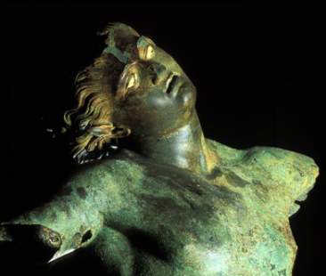 Sgarbi vuole portare il Satiro Danzante al Vinitaly