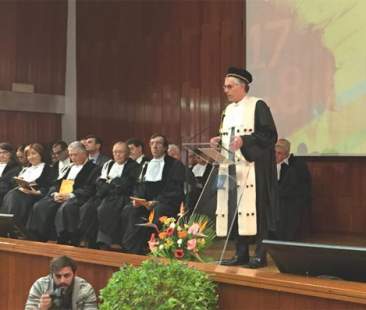 L’Università continua a crescere ma preoccupa la fuga dei laureati