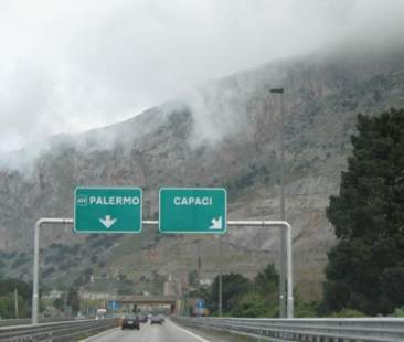 Muore una donna sull’Autostrada A29 Palermo-Mazara del Vallo Muore una donna sull’Autostrada A29 Palermo-Mazara del Vallo