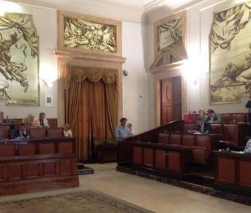 Catania – Consiglio comunale nel caos. Bianco scrive alla presidente