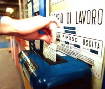 Addio al posto fisso, tre italiani su quattro hanno rinunciato alla carriera lineare