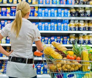 In Sicilia ogni famiglia spende 1.876 euro al mese, oltre mille in meno della Lombardia