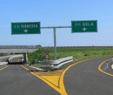 Ragusa – Autostrada Siracusa-Gela, lavori bloccati
