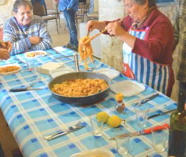 Spese dei siciliani: tanto per cibo e poco per cultura e divertimenti Spese dei siciliani: tanto per cibo e poco per cultura e divertimenti