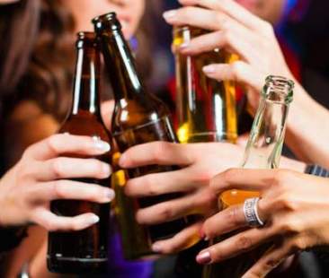 Abuso di alcool in adolescenza, ecco gli effetti sul fegato