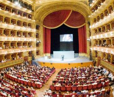 Teatri, una cascata di fondi per salvarli