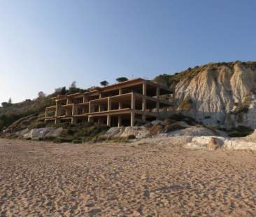 Abusi edilizi al top, sanatorie flop