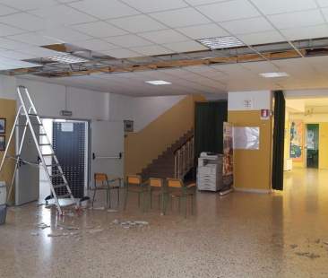 Scuole siciliane, 3 su 4 a rischio crolli Scuole siciliane, 3 su 4 a rischio crolli