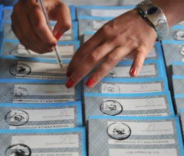 I “pendolari del voto”: previste riduzioni per i viaggi in treno, nave ed aereo