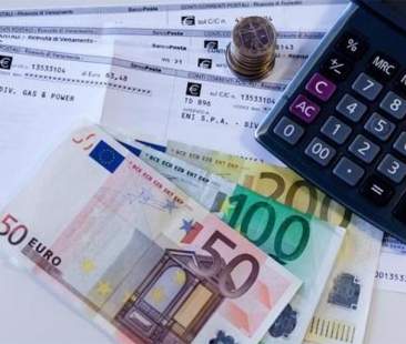 Luce e gas, stop a maxi-bollette prescrizione dopo due anni