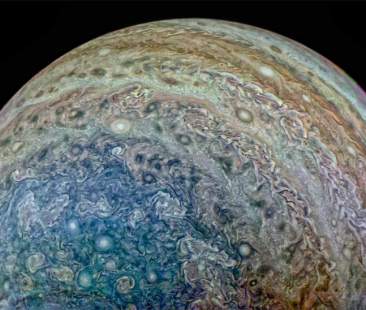 Giove, il gigante gassoso a forma di pera centro dell’evoluzione del Sistema solare