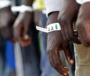 Migranti: chiusura temporanea per l’hotspot di Lampedusa