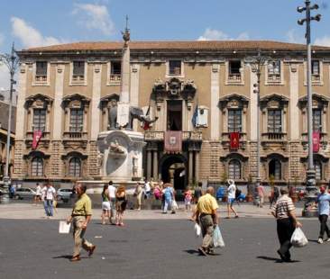 Catania – Elezioni comunali, per ora è corsa a 5. M5s sceglie Giovanni Grasso