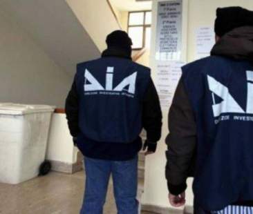 Appalto rifiuti: funzionario Comune Catania e imprenditore arrestati