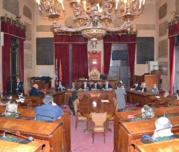 Palermo – Consiglio comunale a nervi tesi, la maggioranza gioca in difesa