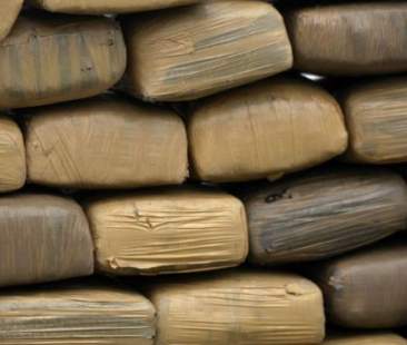 Catania: 63 chili di marijuana ripescati in mare