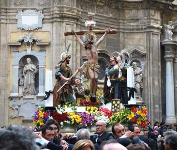 Appuntamenti che si rinnovano da anni. Fra rappresentazioni, riti e processioni