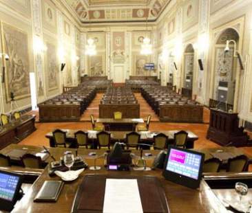 Ars, da marzo ripristinato tetto agli stipendi: escluse le indennità di funzione e mansione