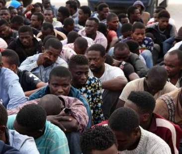 Migranti: fermati tre presunti scafisti ad Augusta