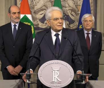 Governo, Mattarella rinvia di una settimana