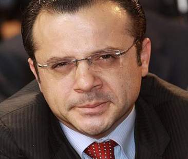 Da De Luca 750 emendamenti alla “Finanziaria degli asini volanti”