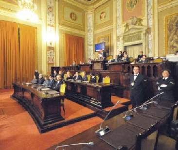 Finanziaria, si continua a litigare sui tagli