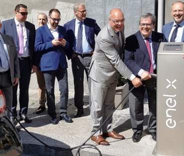 E-auto: inaugurata a Catania prima colonnina di ricarica