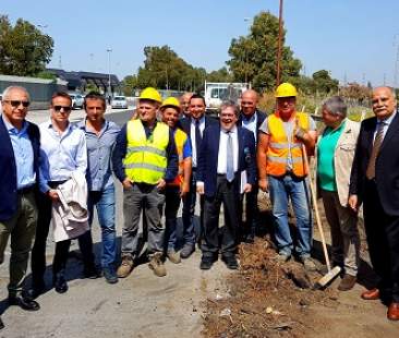 Catania,  Zona industriale: parte cantiere rifacimento strade