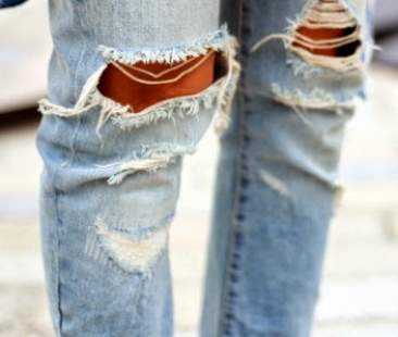 Dress code: preside Liceo, aule come chiese, servono abiti adatti