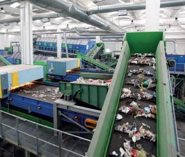 Rifiuti, primi interventi urgenti. Oltre 60 milioni per gli impianti