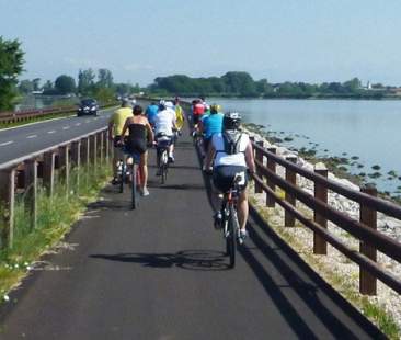 Da Milano a Pachino, l’Italia punta sul turismo in bicicletta