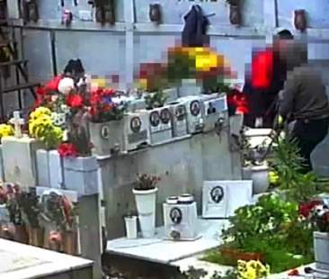 Cimitero degli orrori: quattro arresti nel Palermitano
