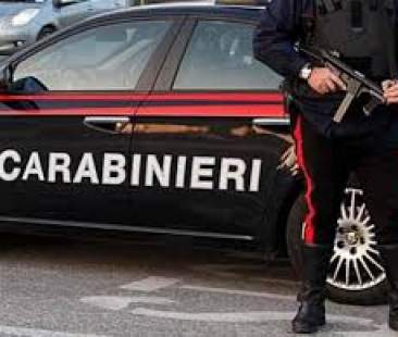 Depressione: pensionato si barrica in casa, spara ai Carabinieri e si suicida