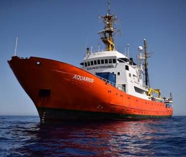 Migranti: schiaffo all’Italia, Aquarius accolta in Spagna