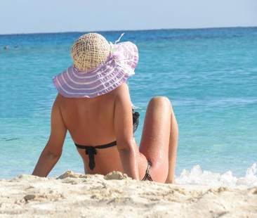 La dieta abbronzante: carote radicchio, albicocche, meloni