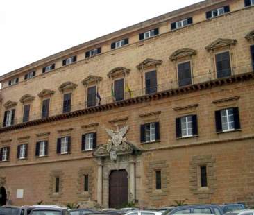 Regione siciliana, la stretta sui dipendenti ritardatari