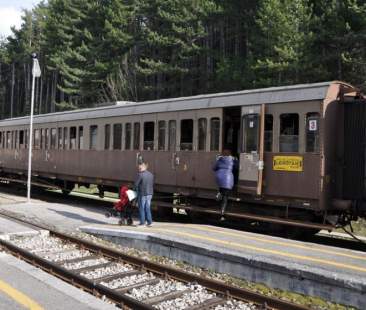 Sui “Binari del gusto” con i treni storici per scoprire sapori e cultura della Sicilia