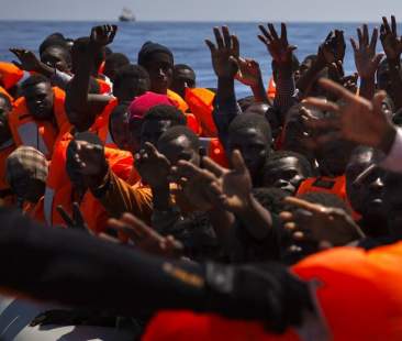 Migranti: “Il più grande respingimento della storia”