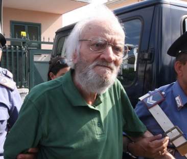 Mafia: omicidio Agostino, perquisita la casa di Bruno Contrada Mafia: omicidio Agostino, perquisita la casa di Bruno Contrada