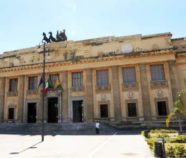 Corruzione: sentenze pilotate, arrestato ex giudice del Cga Sicilia