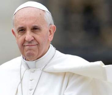 Migranti: Papa Francesco, soccorrerli e accoglierli è la sola risposta