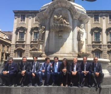 Comuni: Catania, il sindaco presenta la sua Giunta al completo