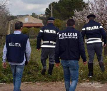 Droga: nuova serra di marijuana scoperta nel Ragusano, quattro arresti