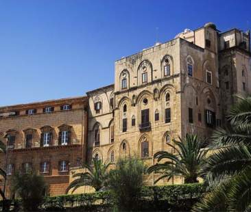 Pioggia di milioni ai gruppi parlamentari Ars