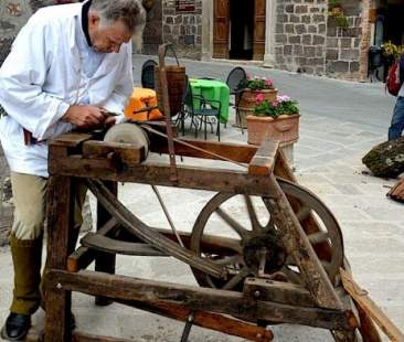 Terzo settore, un bando per far rivivere gli antichi mestieri del Mezzogiorno