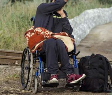 Palermo: storpiavano bisognosi per truffare le assicurazioni