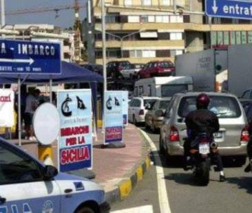 Esodo: secondo giorno di code ai traghetti per la Sicilia