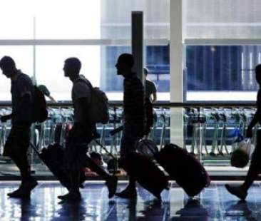 È esodo di giovani dal Mezzogiorno, in 16 anni 800 mila non sono più tornati È esodo di giovani dal Mezzogiorno, in 16 anni 800 mila non sono più tornati